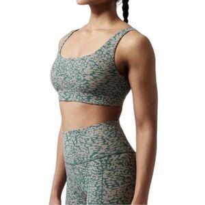 Athleta Exhale Bra Ocelot Spot Bluff Grey Extra Large D-DD Cup Sports NWOT